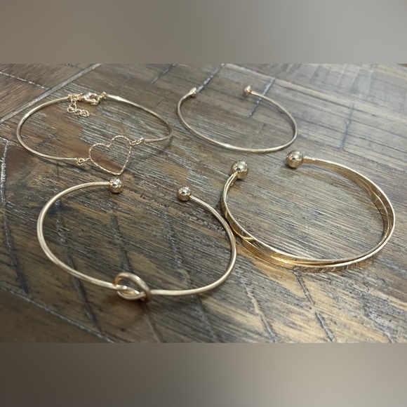 NWT 4 piece “knotted love” bracelet set - Picture 2 of 2